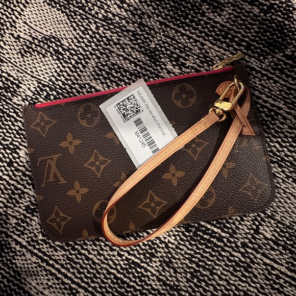 Louis Vuitton Neverfull PM in Monogram and Pivoine - Picture 9 of 9